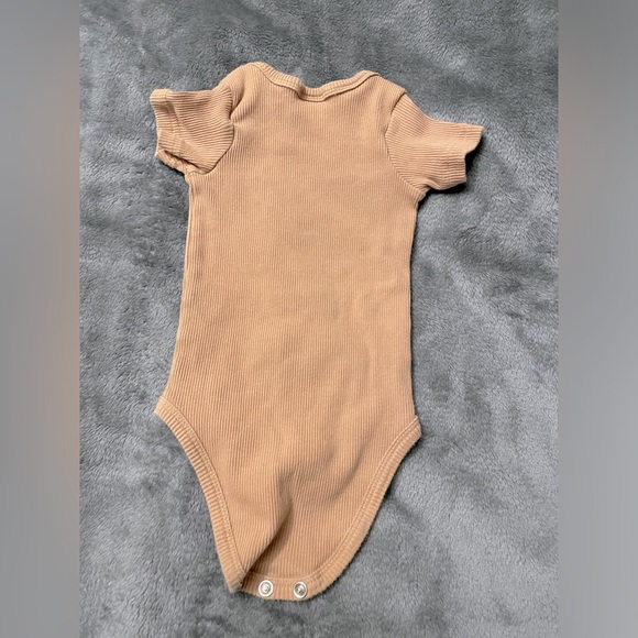 Mebie Baby short sleeve organic cotton snap bodysuit 3-6 months - Picture 2 of 3